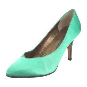 YVES SAINT LAURENT Satin Pumps